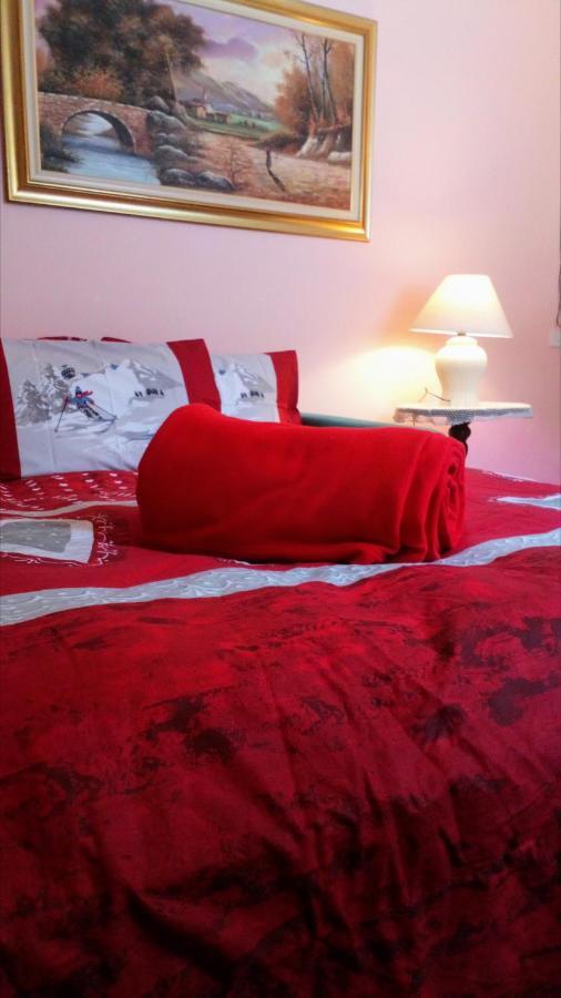 Giomein Sporting Red House เบรยล์-แชร์วิเนีย ภายนอก รูปภาพ